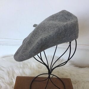 Wool blend grey beret unbranded. OS